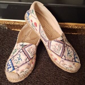Boden Floral Espadrille Slip-On Shoes